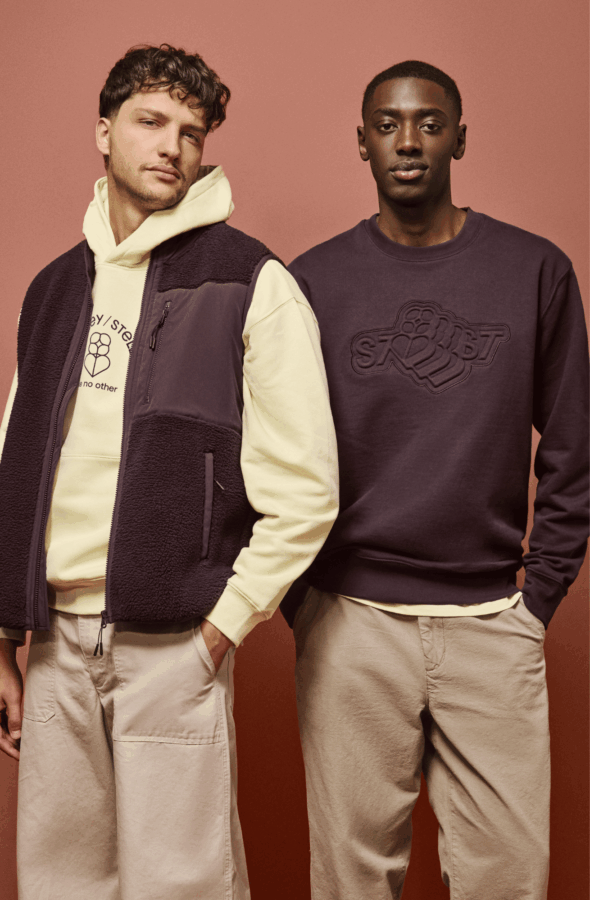 deux modeles avec la collection aw25